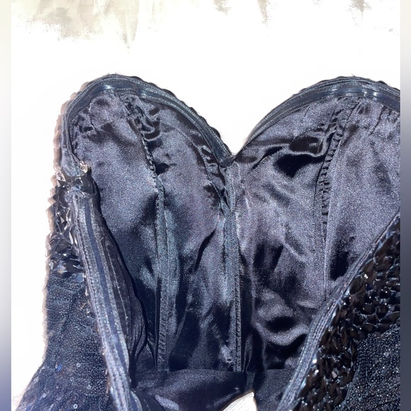 Very cute black strap less sparkly dress - Picture 11 of 14